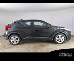 TOYOTA C-HR 1.8H 98CV E-CVT Business