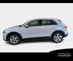 AUDI Q3 40 TDI quattro S tronic Business Advanced