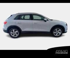 AUDI Q3 40 TDI quattro S tronic Business Advanced