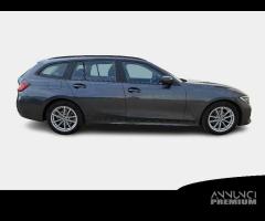 BMW 318 48V Business Advantage Touring auto