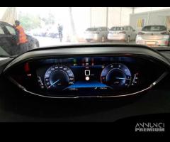 PEUGEOT 3008 BlueHDI 130 EAT8 S/S Business - 4