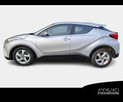 TOYOTA C-HR 1.8H 98CV E-CVT Business