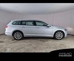 VOLKSWAGEN PASSAT VARIANT 2.0 TDI SCR EVO 110kW Bu