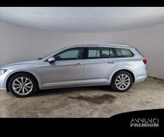 VOLKSWAGEN PASSAT VARIANT 2.0 TDI SCR EVO 110kW Bu