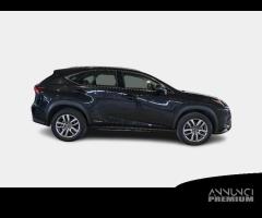 LEXUS NX 300h Hybrid Business 2WD