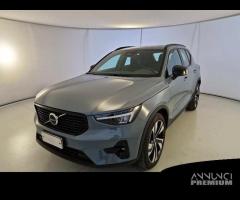 VOLVO XC40 B4 AWD automatico Ultimate Dark