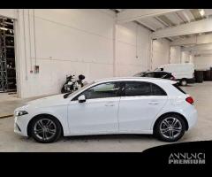 MERCEDES-BENZ A 180 d Automatic Business Extra 5 P - 1