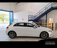 MERCEDES-BENZ A 180 d Automatic Business Extra 5 P - 4