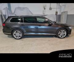 VOLKSWAGEN PASSAT VARIANT 2.0 TDI SCR EVO 110kW Ex