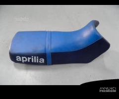 Sella bicolore per Aprilia. CODICE AP8229032