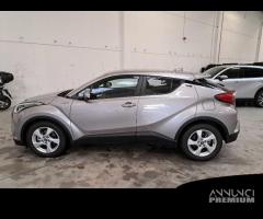 TOYOTA C-HR 1.8H 98CV E-CVT Business