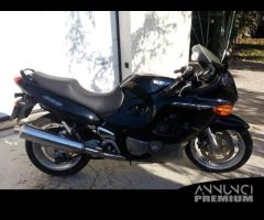 Ricambi usati per gsx 600 f anno '00 nero