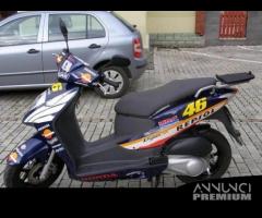 Ricambi usati per honda dylan 125 2004 repsol