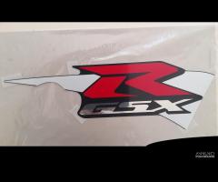 Adesivo emblema inf.dx suzuki gsx600r 01/03 nero