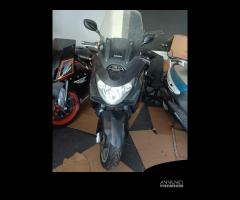 Ricambi usati Kymco Xciting 500 anno 2005