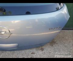 Portellone posteriore celeste opel corsa D 2010