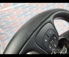 Volante colore nero Con comandi Fiat 500L 2015 - 20