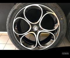 Cerchi in lega 20 per alfa Stelvio con gomme nuove