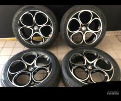 Cerchi in lega 20 per alfa Stelvio con gomme nuove