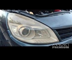 Faro destro Xenon Renault Scenic