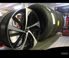 Cerchi in lega 20 per Audi Q3 con termiche Pirelli