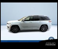 Jeep Grand Cherokee PLUG-IN HYBRIDMY23 OVERLA... - 7