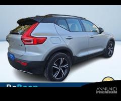 Volvo XC40 2.0 T4 R-DESIGN GEARTRONIC - 8