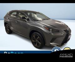 Lexus NX 300H 2.5 SPORT 4WD CVT