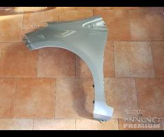 Parafango lato guida toyota yaris 2012