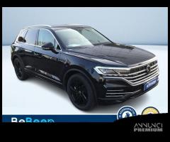 Volkswagen Touareg 3.0 V6 TSI EH ATMOSPHERE T...