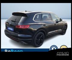 Volkswagen Touareg 3.0 V6 TSI EH ATMOSPHERE T...