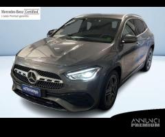 Mercedes-Benz GLA 200 D PREMIUM 4MATIC AUTO