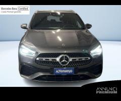 Mercedes-Benz GLA 200 D PREMIUM 4MATIC AUTO