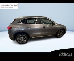 Mercedes-Benz GLA 200 D PREMIUM 4MATIC AUTO - 9