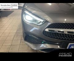 Mercedes-Benz GLA 200 D PREMIUM 4MATIC AUTO - 21