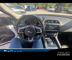 Jaguar F-Pace 2.0D I4 PRESTIGE AWD 180CV AUTO... - 13