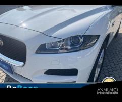 Jaguar F-Pace 2.0D I4 PRESTIGE AWD 180CV AUTO... - 23