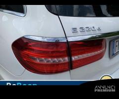 Mercedes-Benz Classe E E SW 220 D AMG LINE 4M... - 24