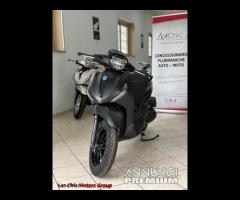 Piaggio Beverly 400 Hpe Deep Black