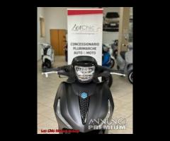 Piaggio Beverly 400 Hpe Deep Black