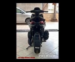 Piaggio Beverly 400 Hpe Deep Black - 10