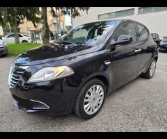 Lancia Ypsilon 1.2 69 CV 5 porte Neopatentati