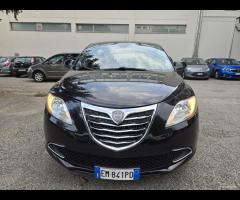 Lancia Ypsilon 1.2 69 CV 5 porte Neopatentati