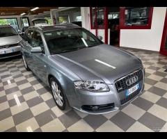 Audi A4 2.0 16V TDI S-LINE