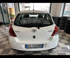 Toyota Yaris 1.3 Benzina Cambio Automatico - 8