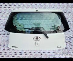 Portellone posteriore bianco toyota Iq anno 2009 - 1