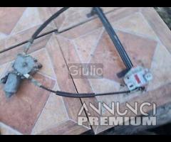 Alzavetro anteriore sinistro Ford Fiesta Mk3 1989-