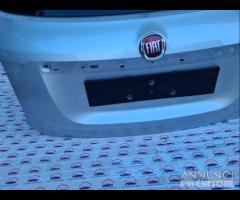 Portellone posteriore grigio chiaro Fiat 500X 2016