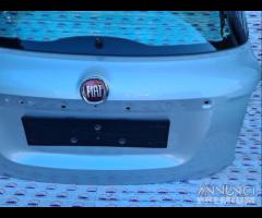 Portellone posteriore grigio chiaro Fiat 500X 2016 - 12