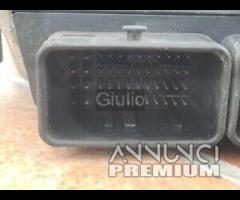 0281010819 CENTRALINA MOTORE RENAULT Scenic ecu 82